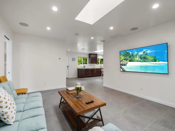 1731 Pine St, Huntington Beach, CA 92648