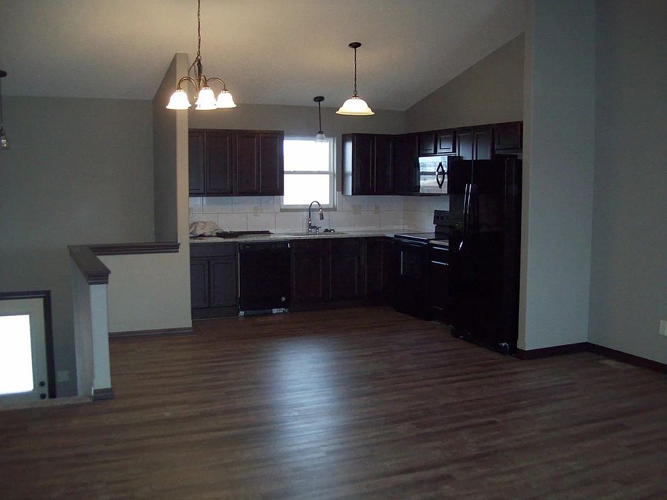 1st image of 5350 N Cypress St #5350
