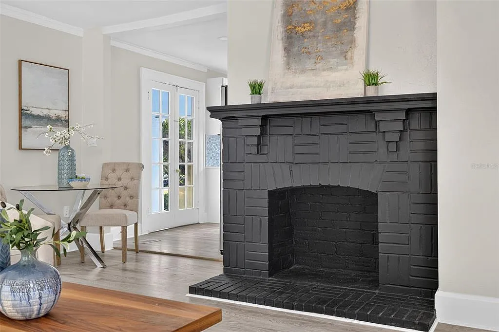 3 bed, 2.0 bath, 1350 sqft, $2,100 — Photo 4