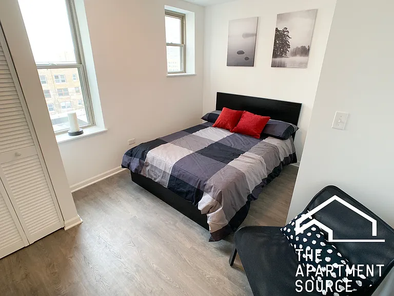 940 W Winona St #707 — Photo 4