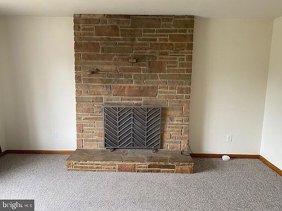 3rd image of 624 Gayle Dr