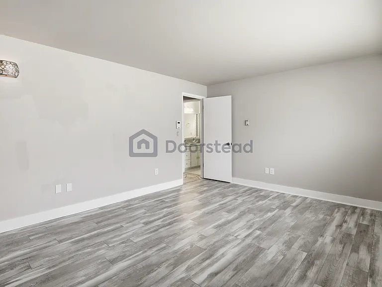 11515 Greenwood Ave N #B — Photo 19