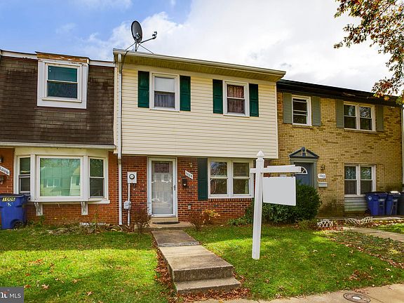 3rd image of 1004 Peach Orchard Ln
