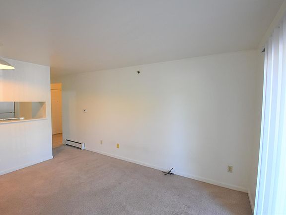 4th image of 2040 Canyon Blvd #9