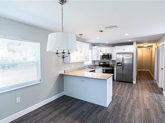 5th image of 909 E Laura St