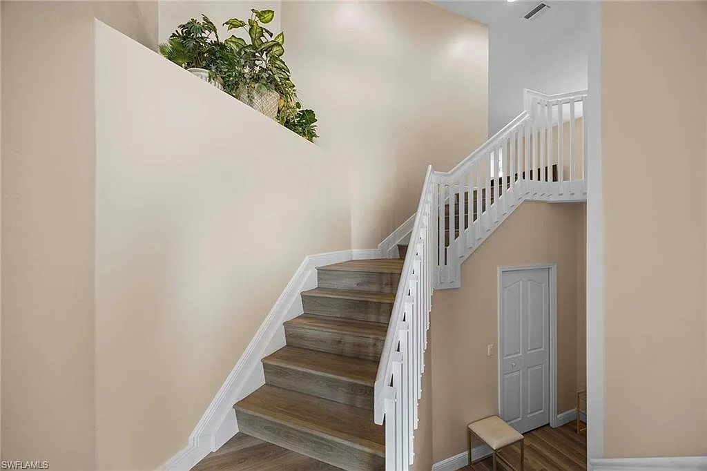 3 bed, 2.0 bath, 2184 sqft, $7,500 — Photo 2