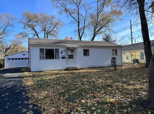 1204 Garden Hills Dr, Champaign, IL