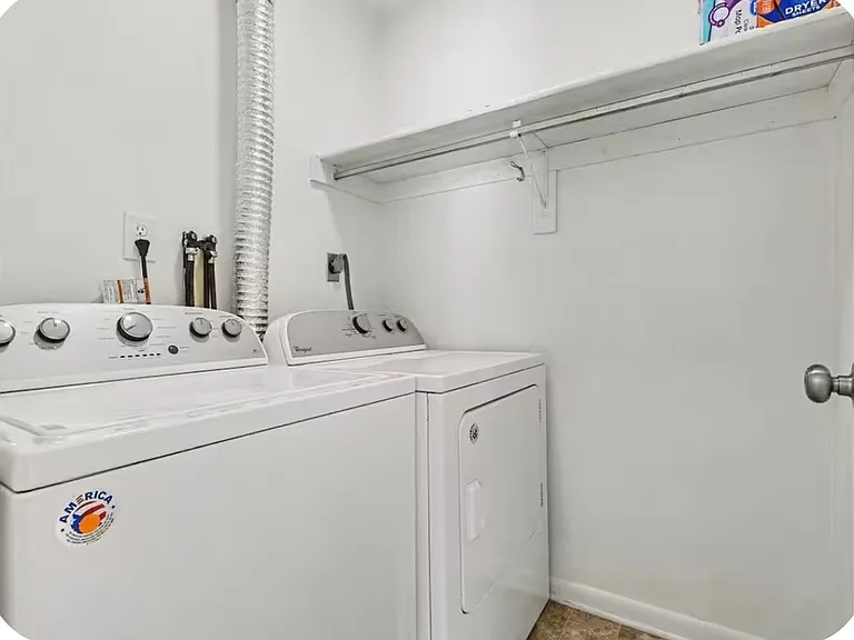 554 Allison Dr — Photo 24
