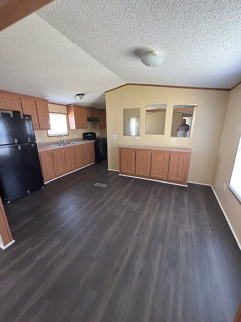 3 bed, 1216 sqft, $949 — Photo 3