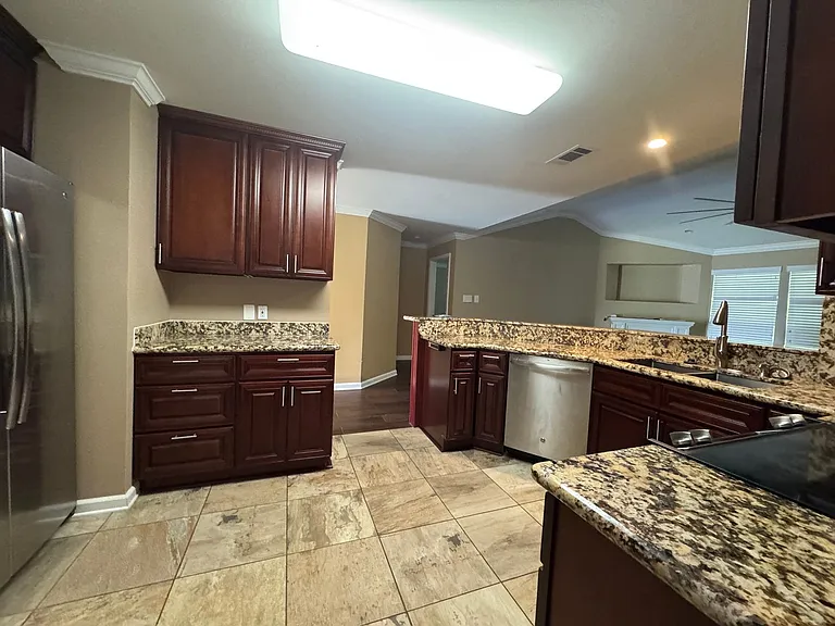 23673 Sweetbriar Ct — Photo 4