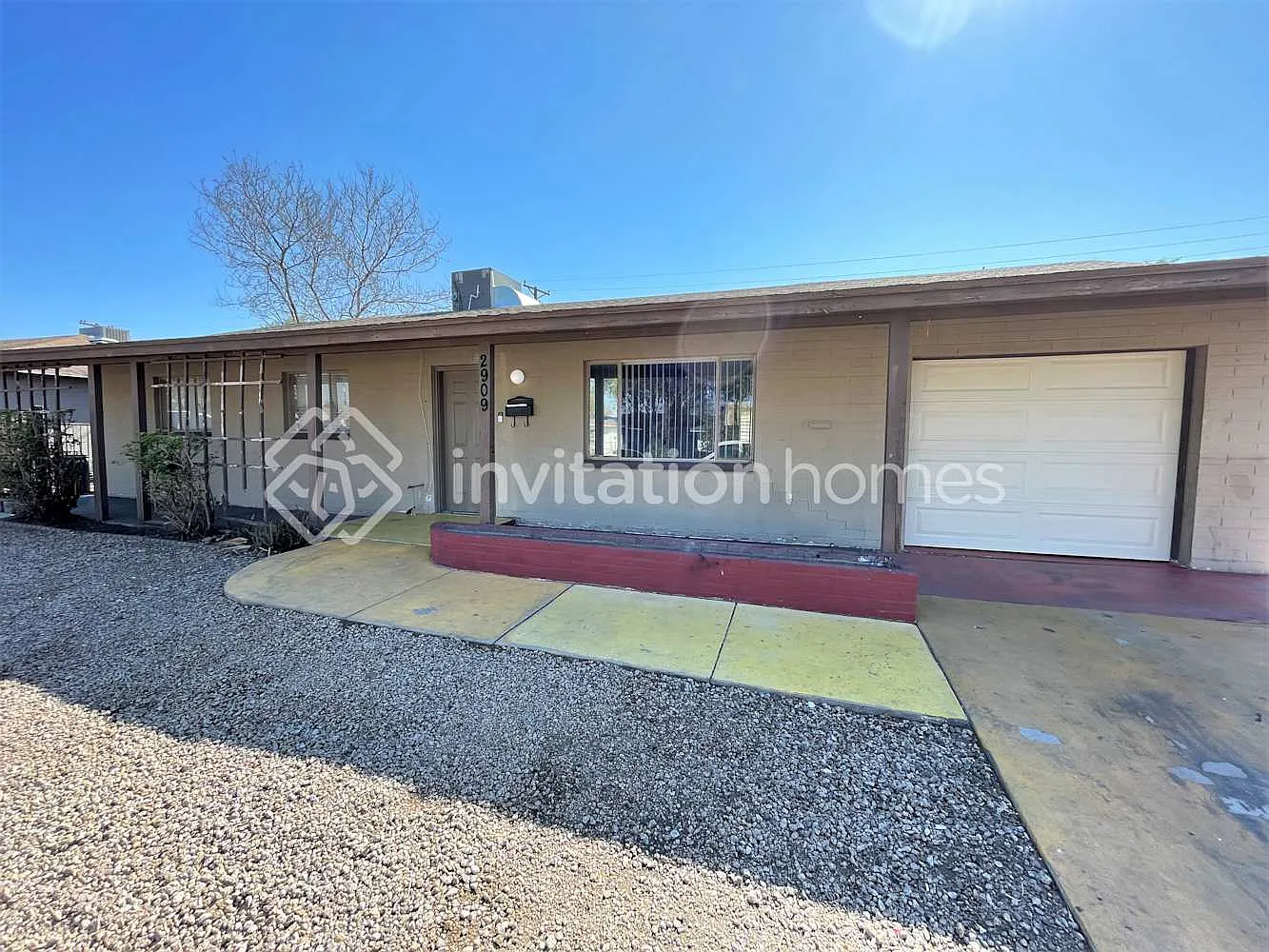 2909 N 42nd Ave Phoenix, AZ 85019 — Photo 1