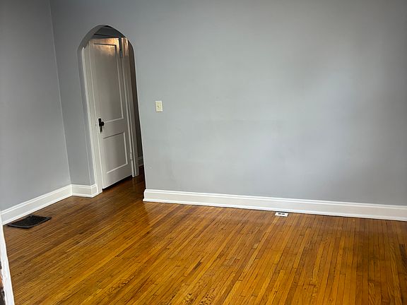 5th image of 2466 Deming Ave #2466