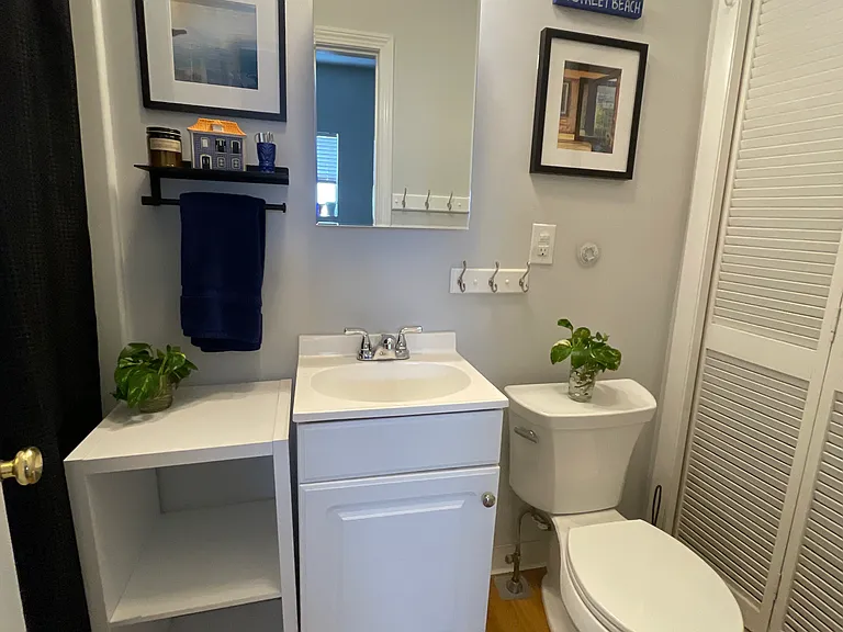 820 E 6th St #3 — Photo 8
