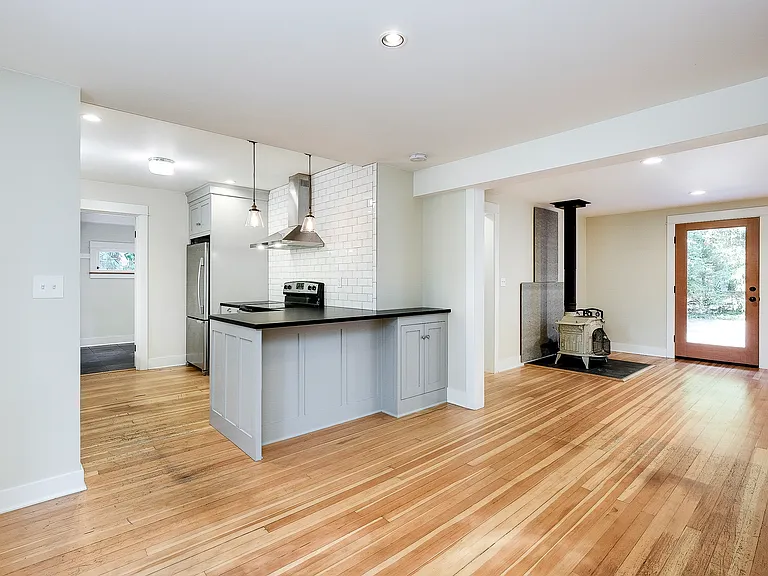 8013 NE Bucklin Hill Rd — Photo 8