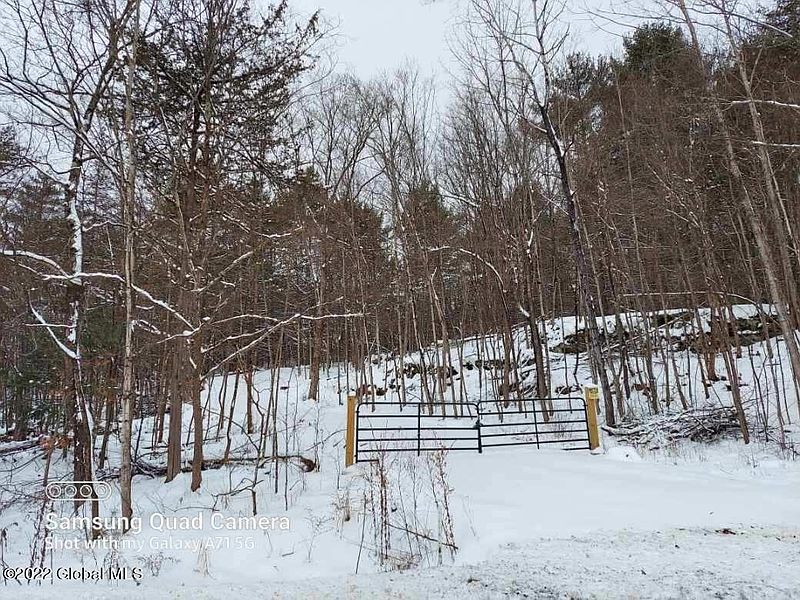 3rd image of 1313 Lower Road