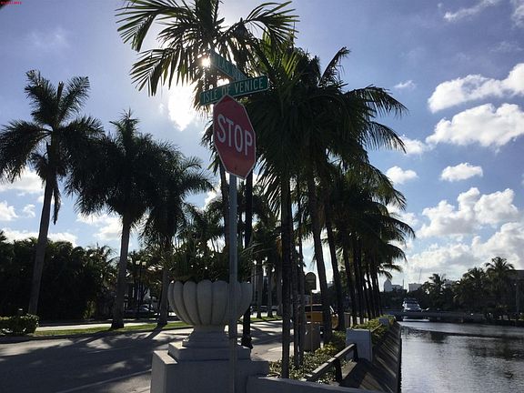 5th image of 160 Isle Of Venice Dr APT 5