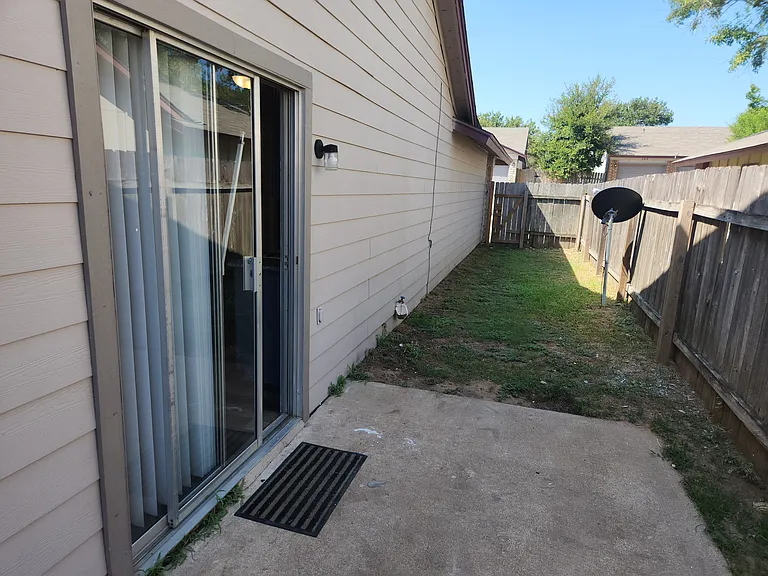 River Oaks Apartments — Photo 49