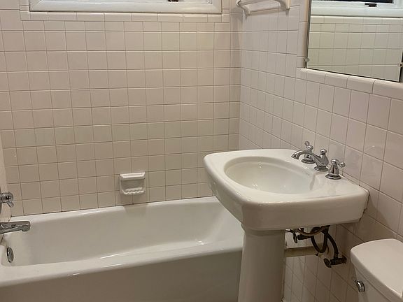 3rd image of 2542 S Yale Ave