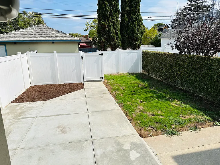 7361 W Manchester Ave — Photo 34
