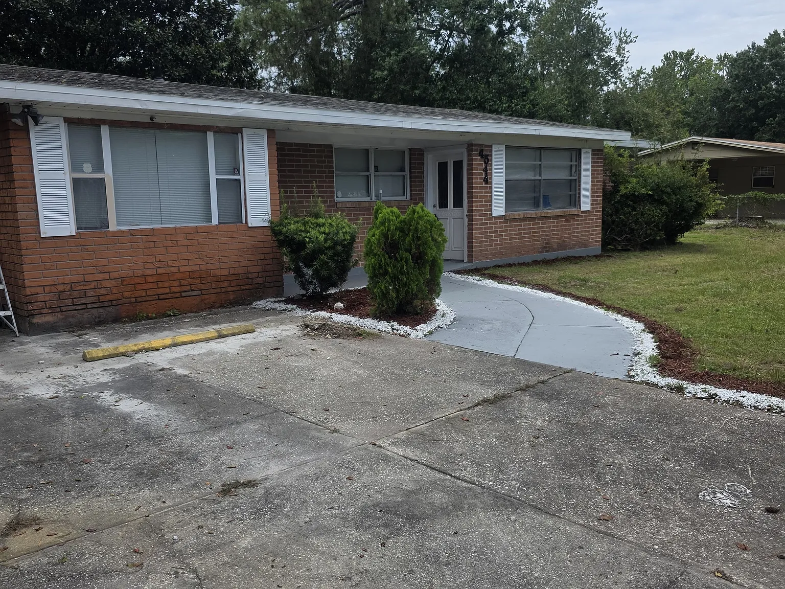 5 bed, 2.5 bath, 1480 sqft, $1,950 — Photo 4