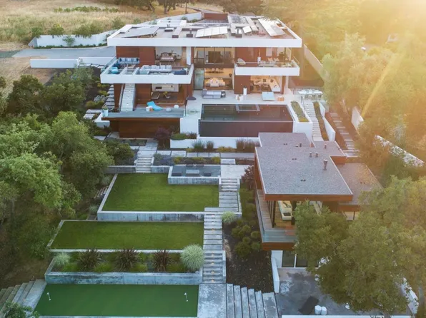 10718 Mora Dr, Los Altos, CA 94024