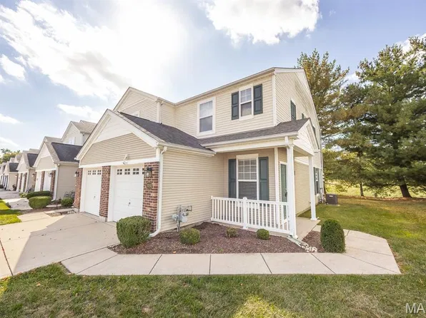 2058 Celebration Park Cir, Belleville, IL 62220