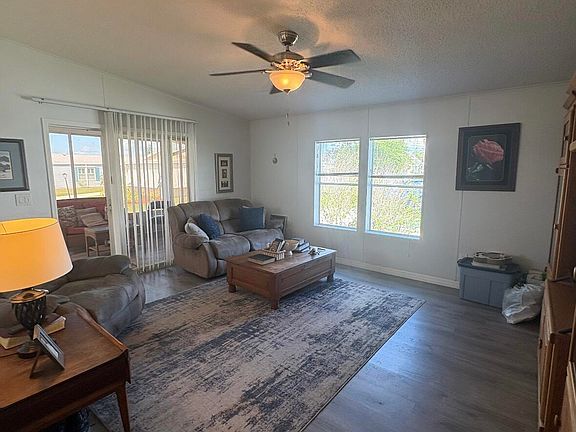 4th image of 8532 Viburnum Court