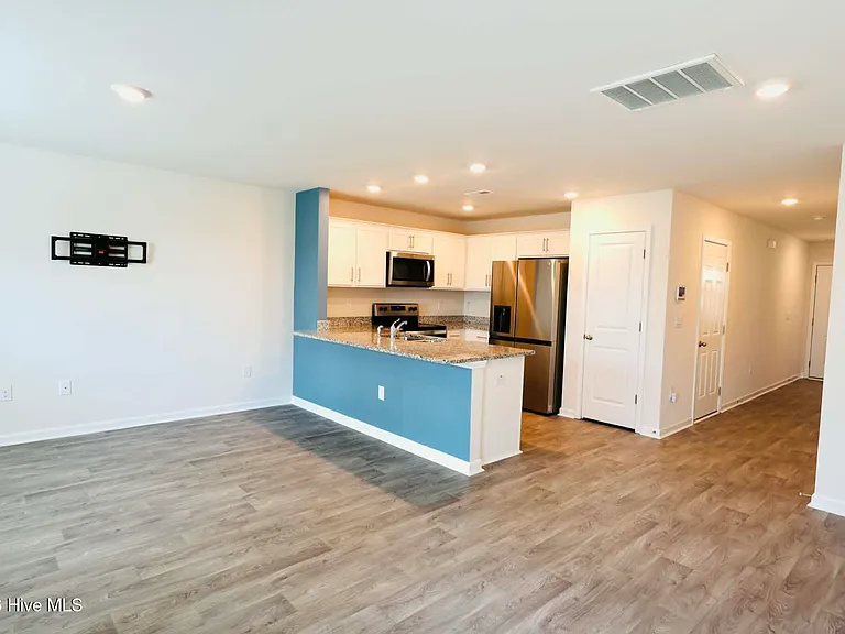 2109 Gracie Ln — Photo 29