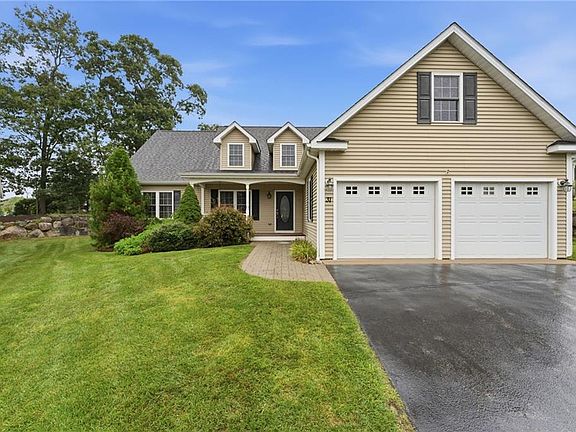 2nd image of 31 Butterfly Dr