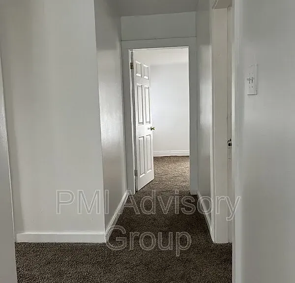1909 SW Clay St — Photo 9