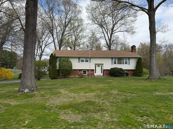 14 Abbey Lane, Shelton, CT 06484