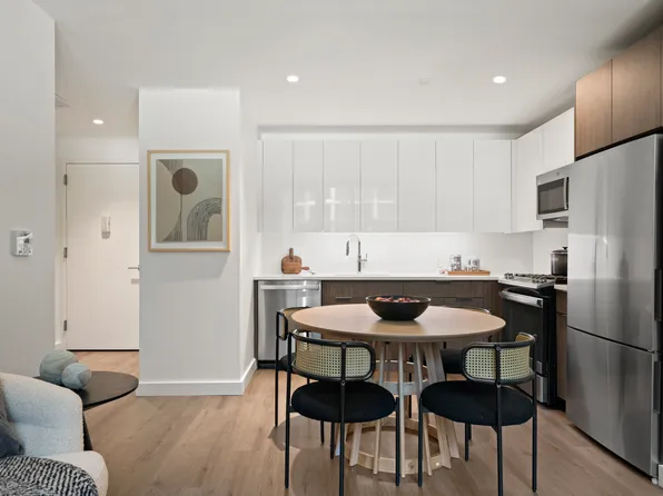 166-20 90th Avenue image 3 of 17