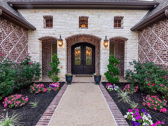 2nd image of 5384 Majestic Oak Ct