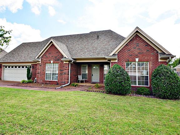 2nd image of 1136 Deer Creek Dr
