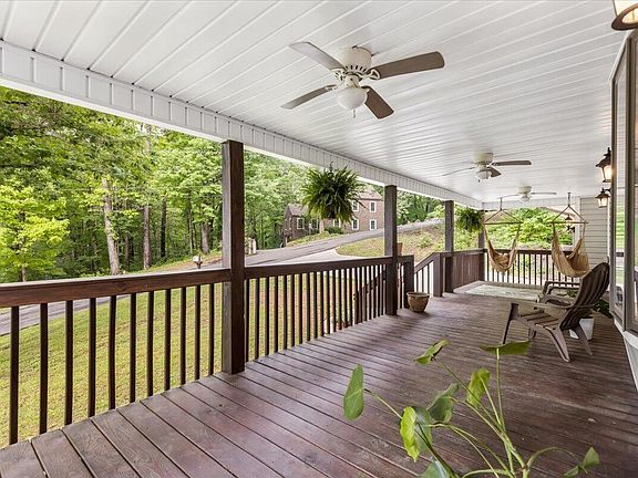 5th image of 400 Mapleton Dr NW