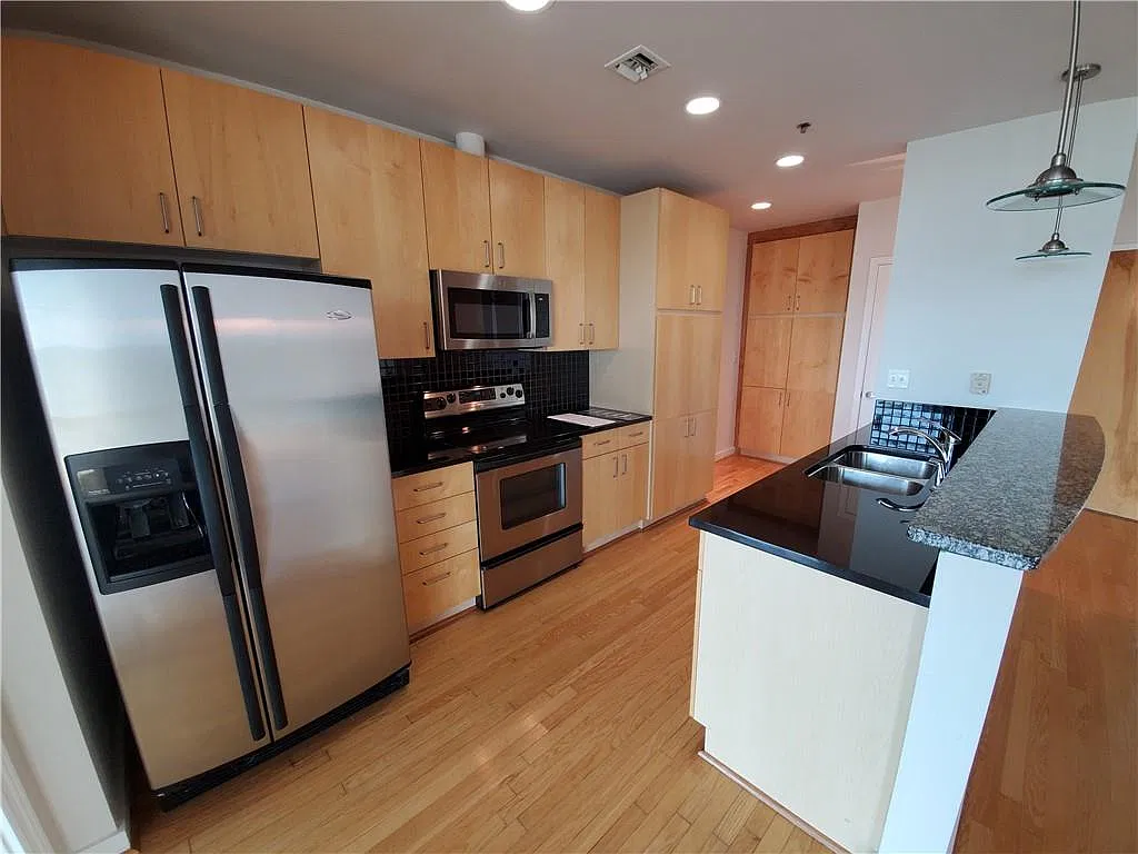2 bed, 2.0 bath, 1433 sqft, $2,895 — Photo 3