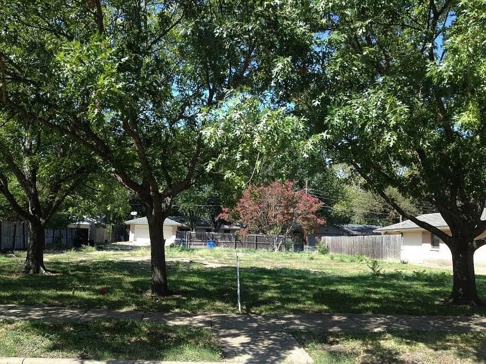 2nd image of 3239 Dothan Ln