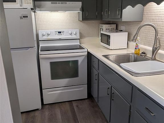 5th image of 8729 Sieloff Dr APT E