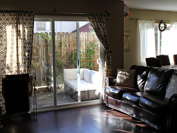 4th image of 3223 Royal Oaks Dr #B5