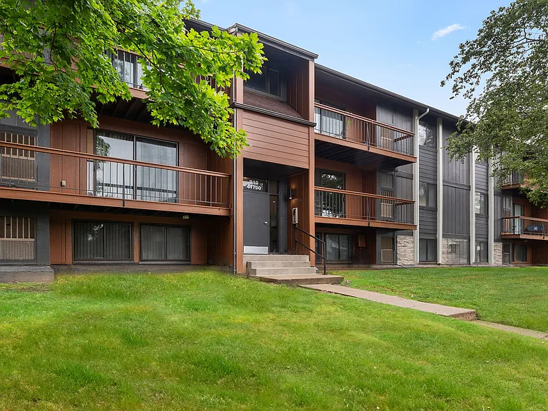 The Trilogy Apartments — Photo 6