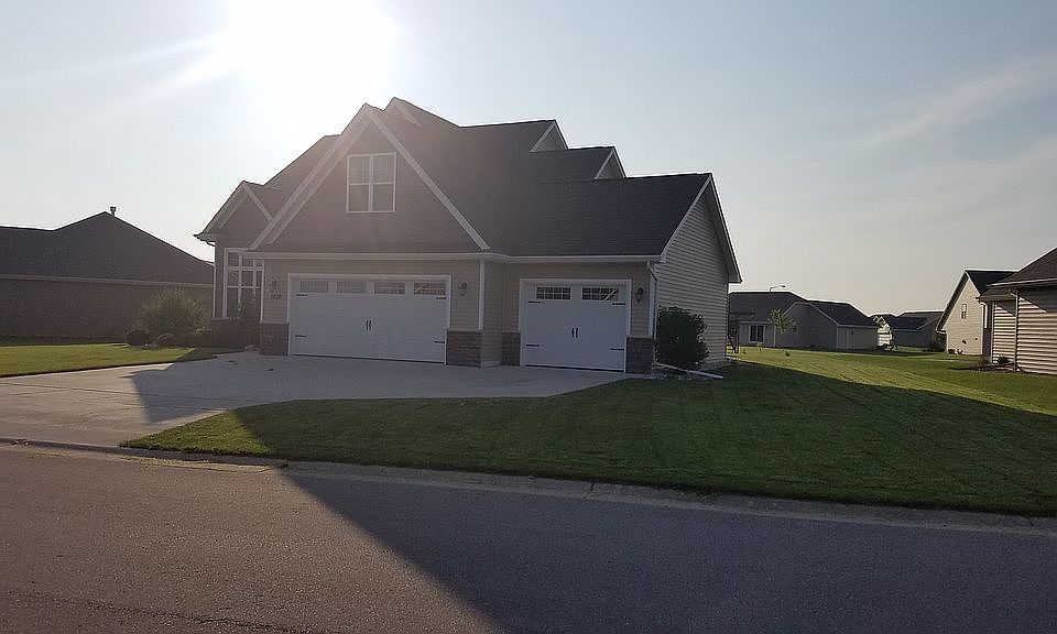 2nd image of 1438 Lear Ln