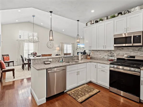 19 Clearview Ter #19, Millbury, MA 01527