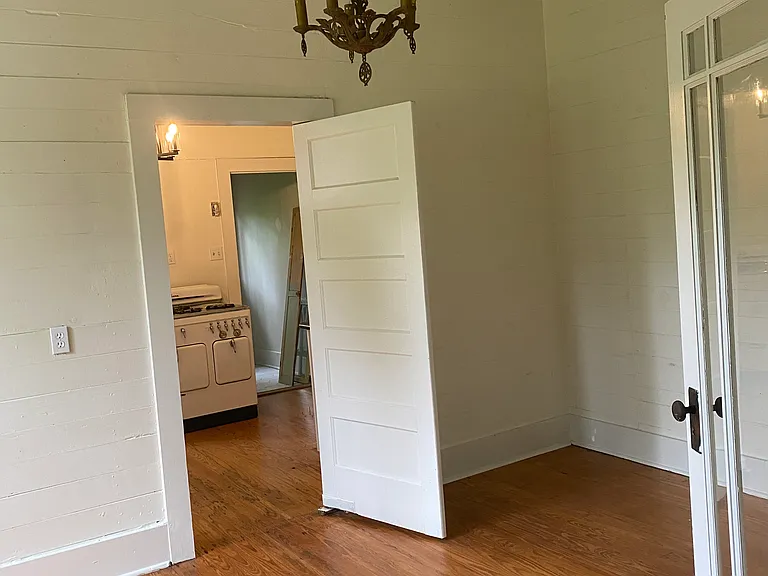 615 Lafayette St — Photo 9