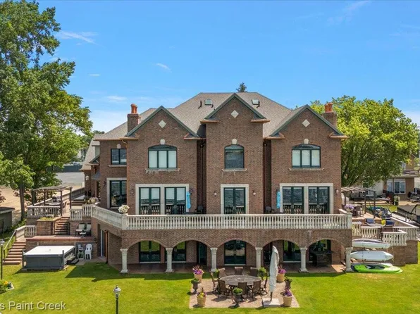 328 S Broadway St, Lake Orion, MI 48362