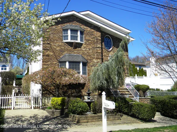 135 Camden Ave, Staten Island, NY 10309