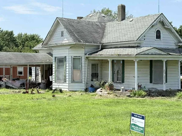 302 S West St #B, Coffey, MO 64636
