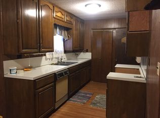 1288 Cottonwood Rd, Seward, NE 68434