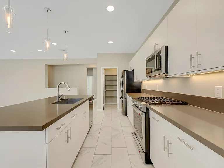11302 Kraft Mountain Ave #103 — Photo 4
