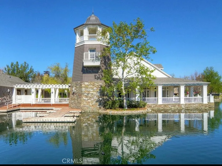 Cape Cod Dr — Photo 32