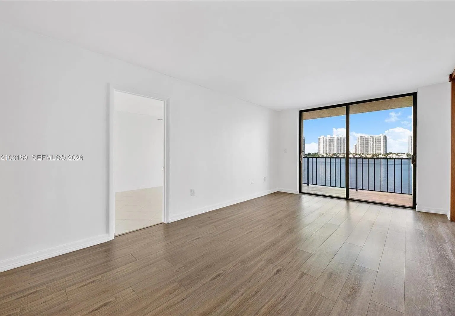 17878 N Bay Rd — Photo 3